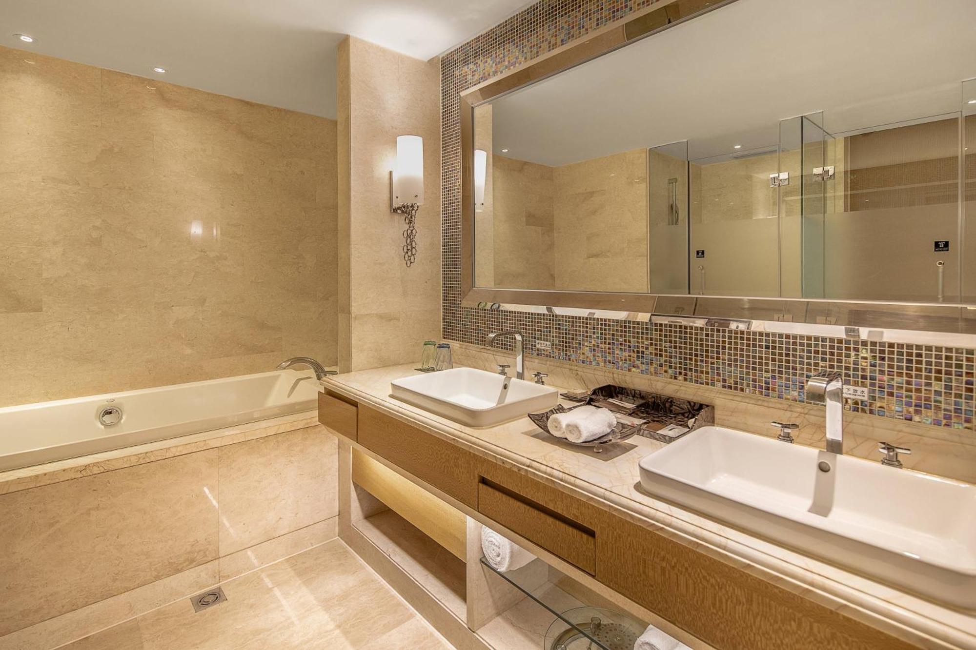 Renaissance Chengdu Hotel Bagian luar foto
