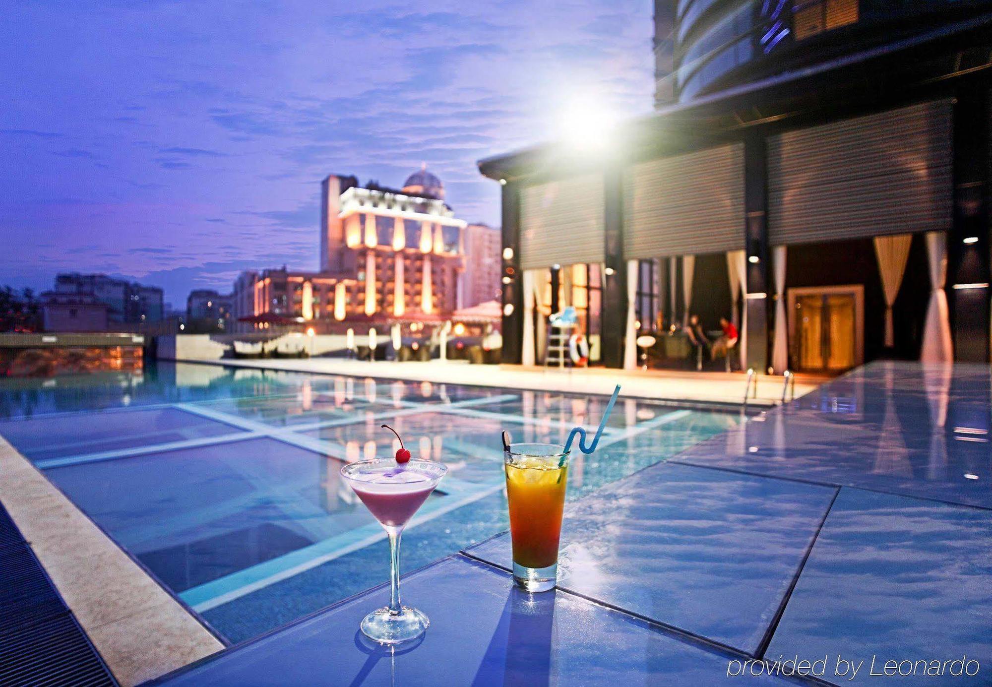 Renaissance Chengdu Hotel Bagian luar foto