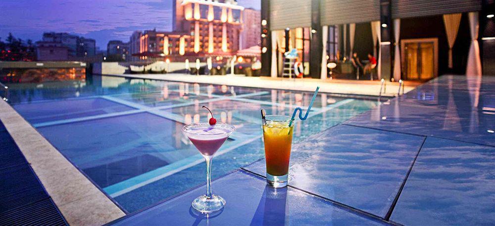 Renaissance Chengdu Hotel Bagian luar foto